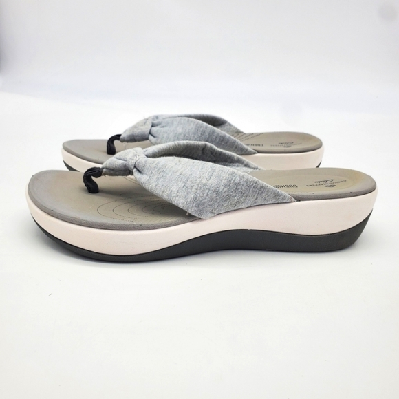 Cloudsteppers by Clarks Shoes Women's 8 Arla Glison Thong Sandals Gray White - Picture 1 of 12
